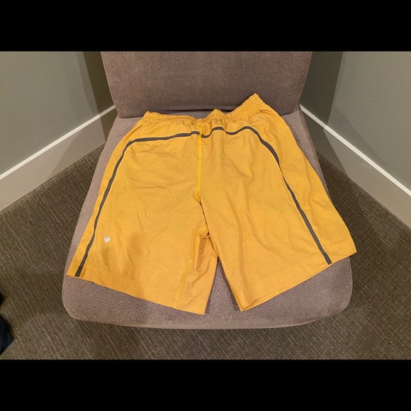 Lululemon Pace Breaker 9”liner - Picture 3 of 3